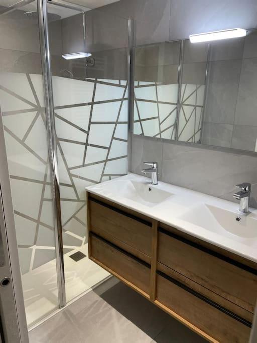 Appartement Atypique Et Fraichement Renove Saint-Vallier  Εξωτερικό φωτογραφία